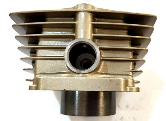 耐震性のオートバイ エンジンのシリンダ ブロックCG200銀製色のアルミ合金